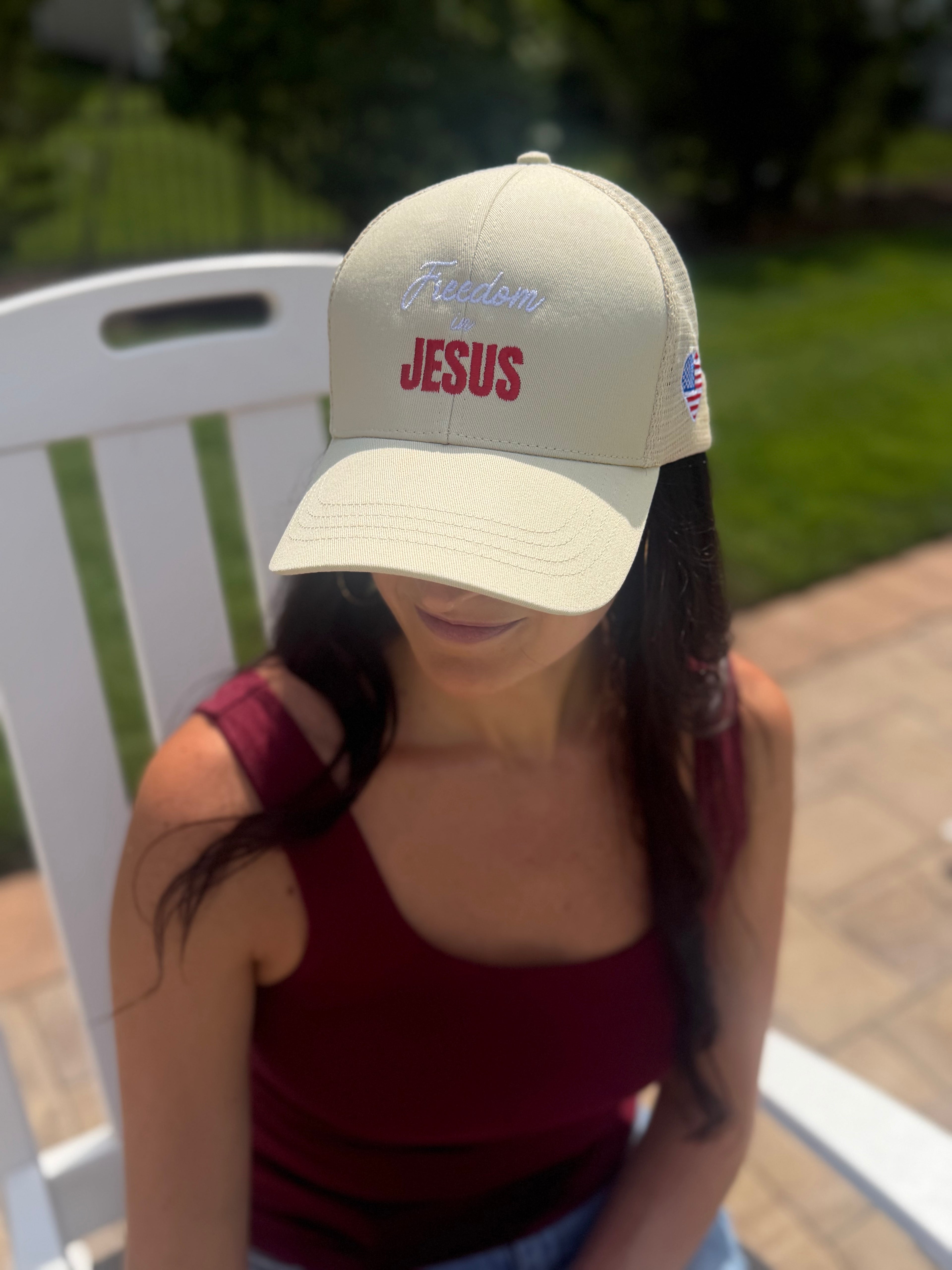 Freedom in Jesus Organic Cotton Trucker Hat – Oyster/Oyster